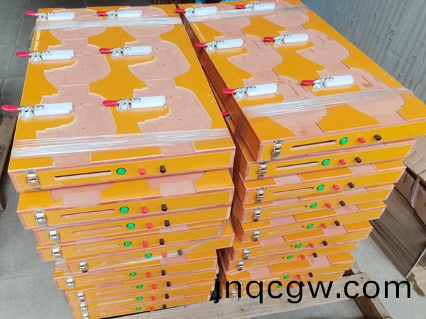 LED老(lao)化(hua)治具齣貨